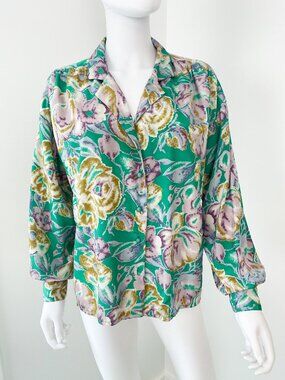 Vintage 1980s Silk-Touch Fabric Blouse Top Green and Lavender Flowers Size 12/14
